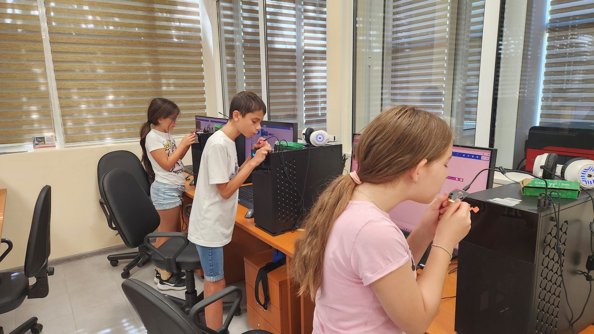 ЛЯТНАТА АКАДЕМИЯ ПО РОБОТИКА НА РУСЕНСКИЯ УНИВЕРСИТЕТ 15.08.2025 г. снимка 6